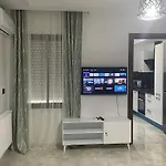 New Excellent Flat